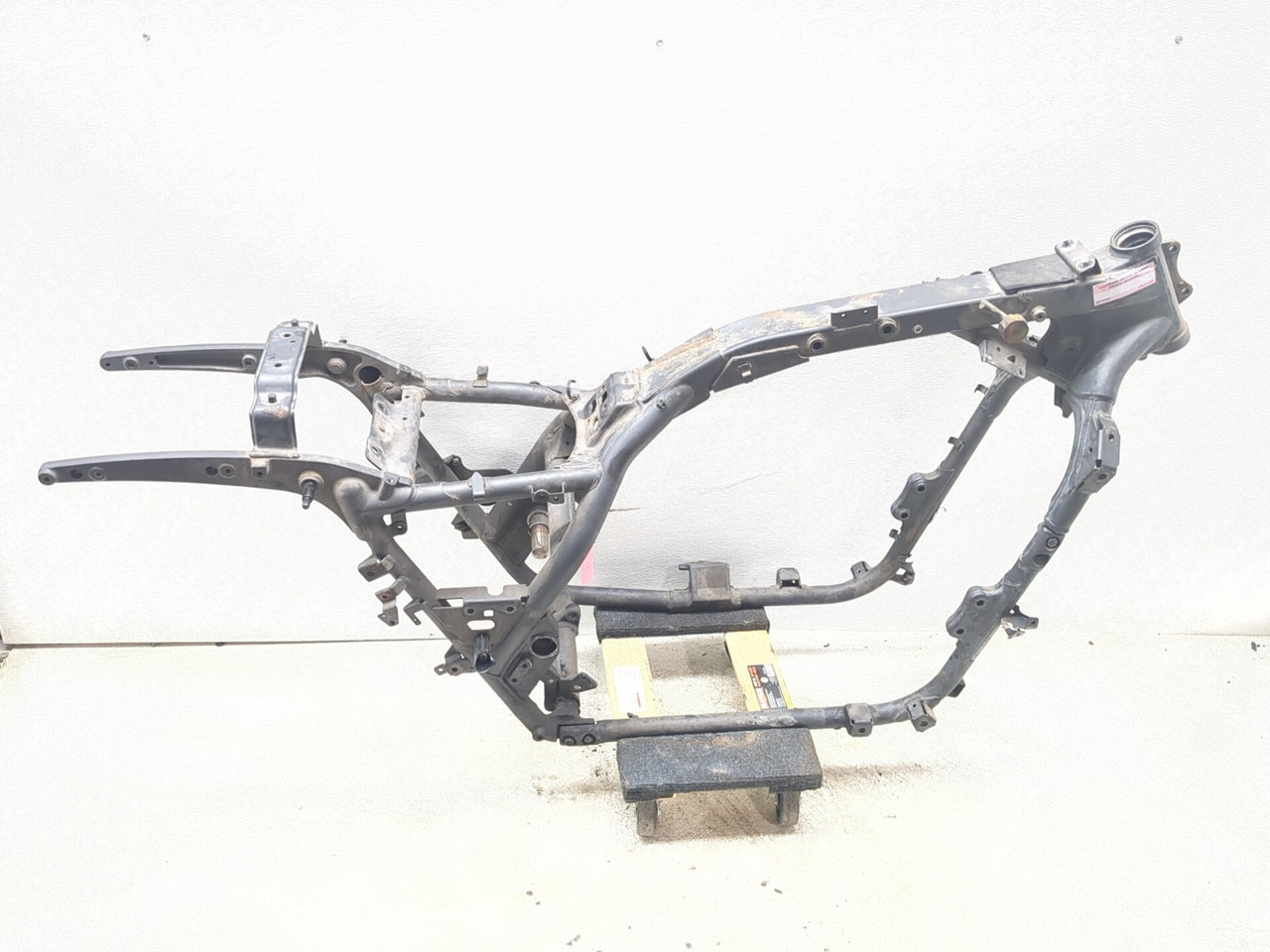 11-25 Kawasaki Vulcan Vaquero VN1700K Main Frame Chassis STRAIGHT