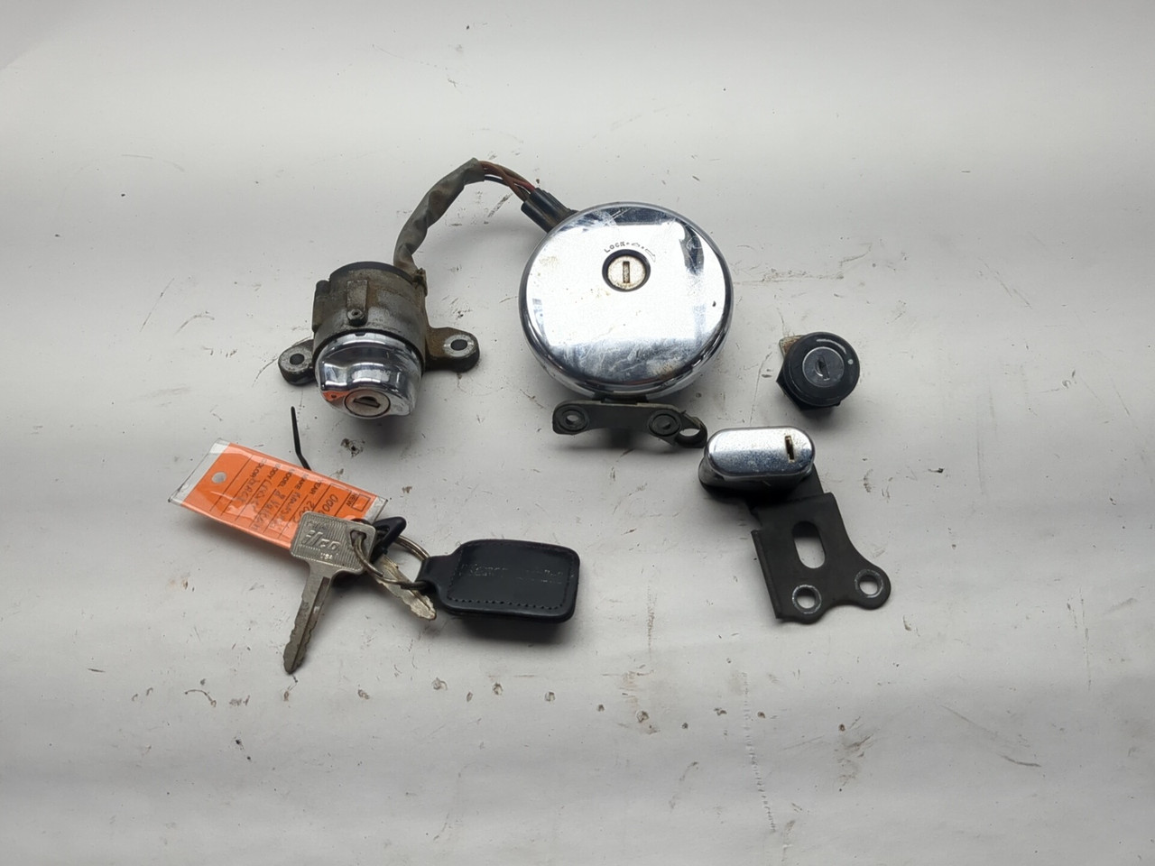 03-08 Kawasaki VN1600 Vulcan Classic Ignition Gas Cap Lock Set