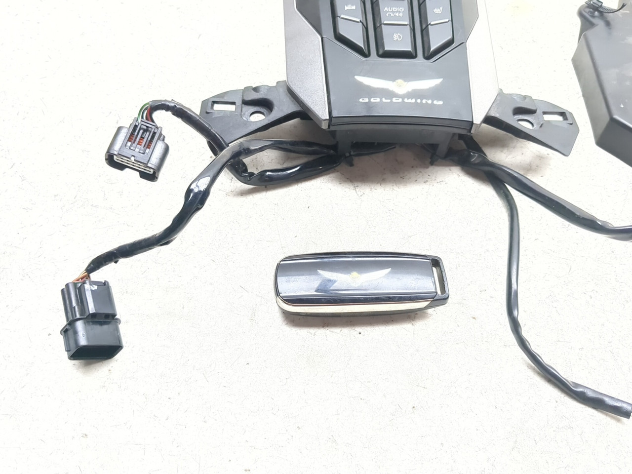 18-24 Honda GL1800 Goldwing 1800 Front Dash Switch Panel Smart Key