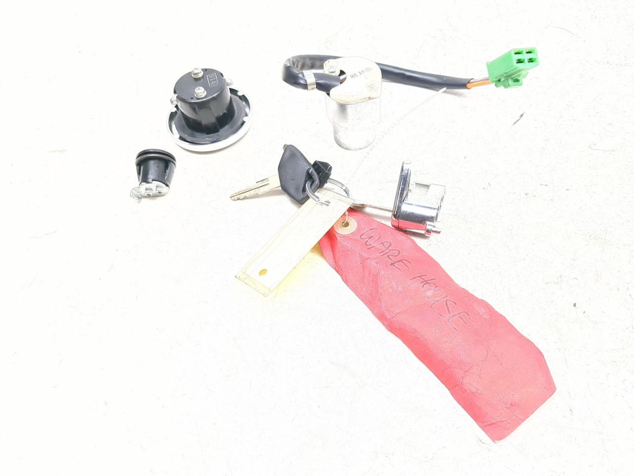 05-19 Suzuki LS650 Boulevard S40 Lock Set Ignition Switch Cap And