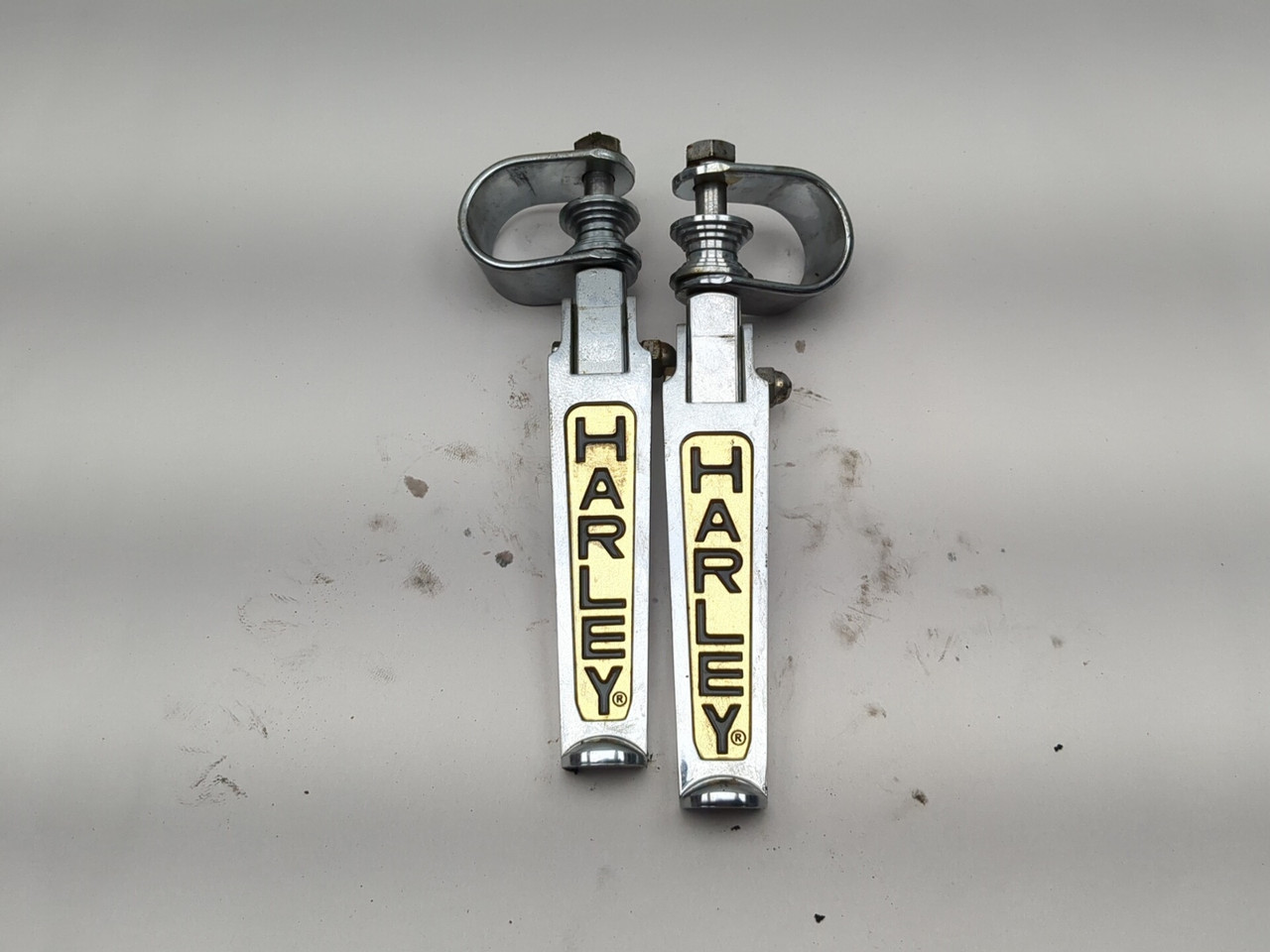 ザ・グリード 99-06 Harley-Davidson FLHRI Road King Left & Right Highway Pegs