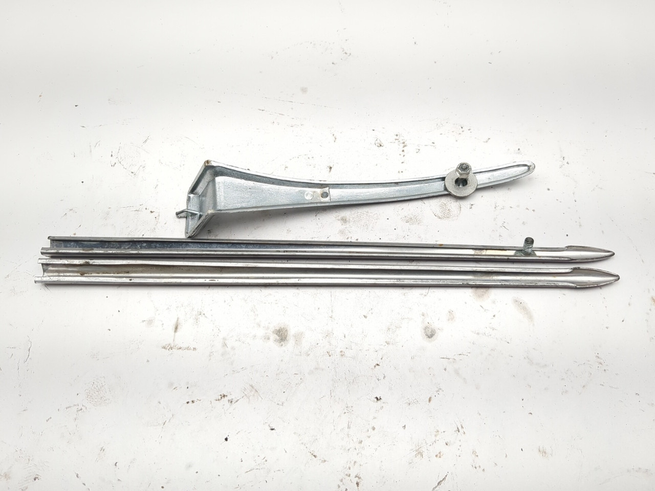 フー様 99-06 Harley Davidson FLHRI Road King Front Fender Trim Set - Sun