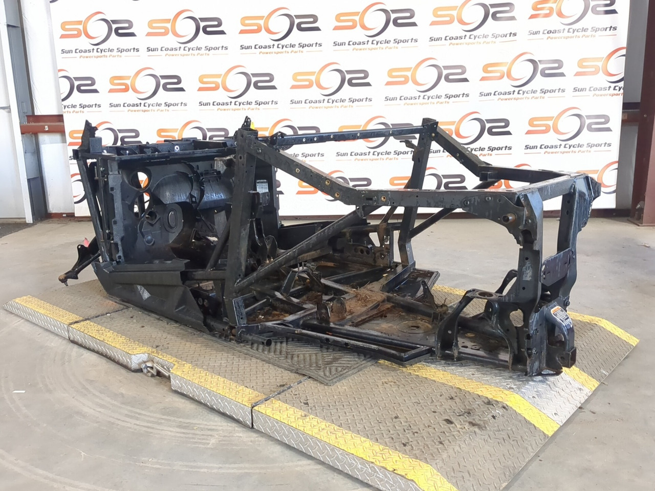 21-24 Can-Am Commander 700 XT Main Frame Chassis STRAIGHT BOS