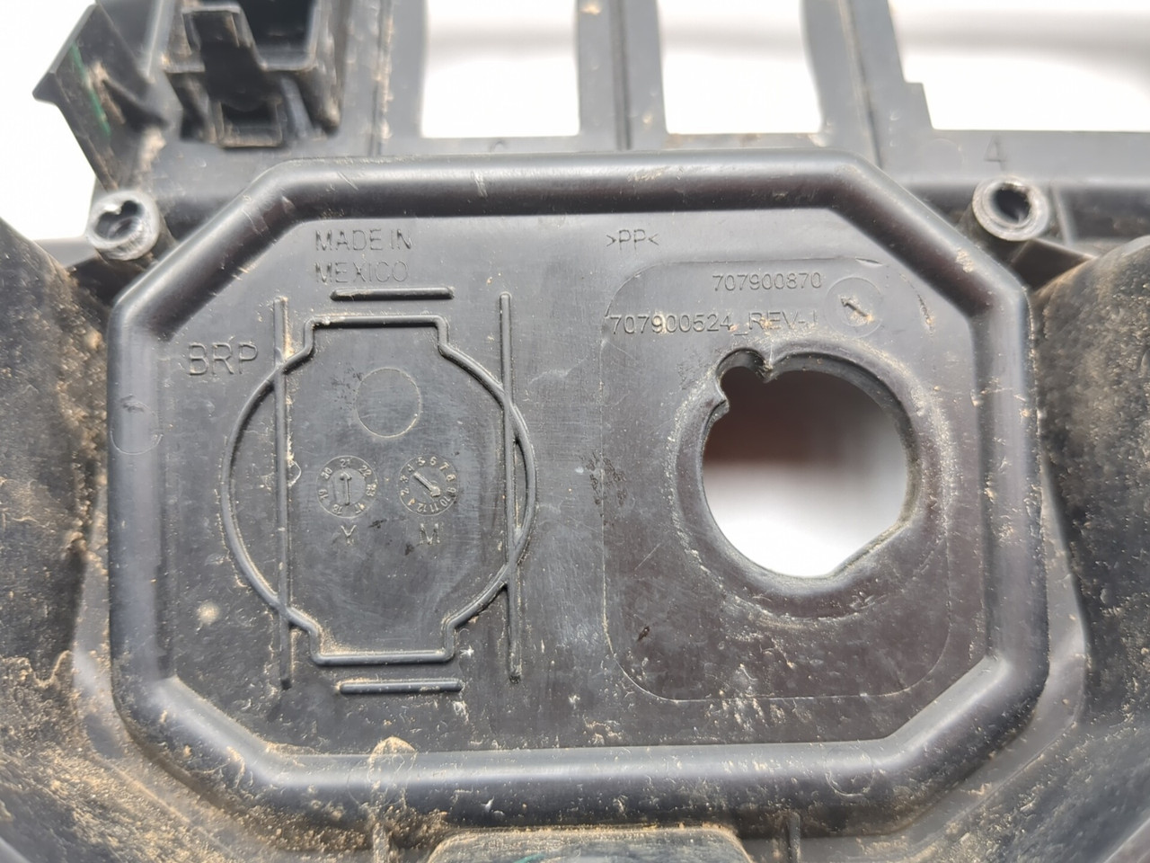 21-24 Can Am Commander 700 XT Front Bezel & Accessory Start
