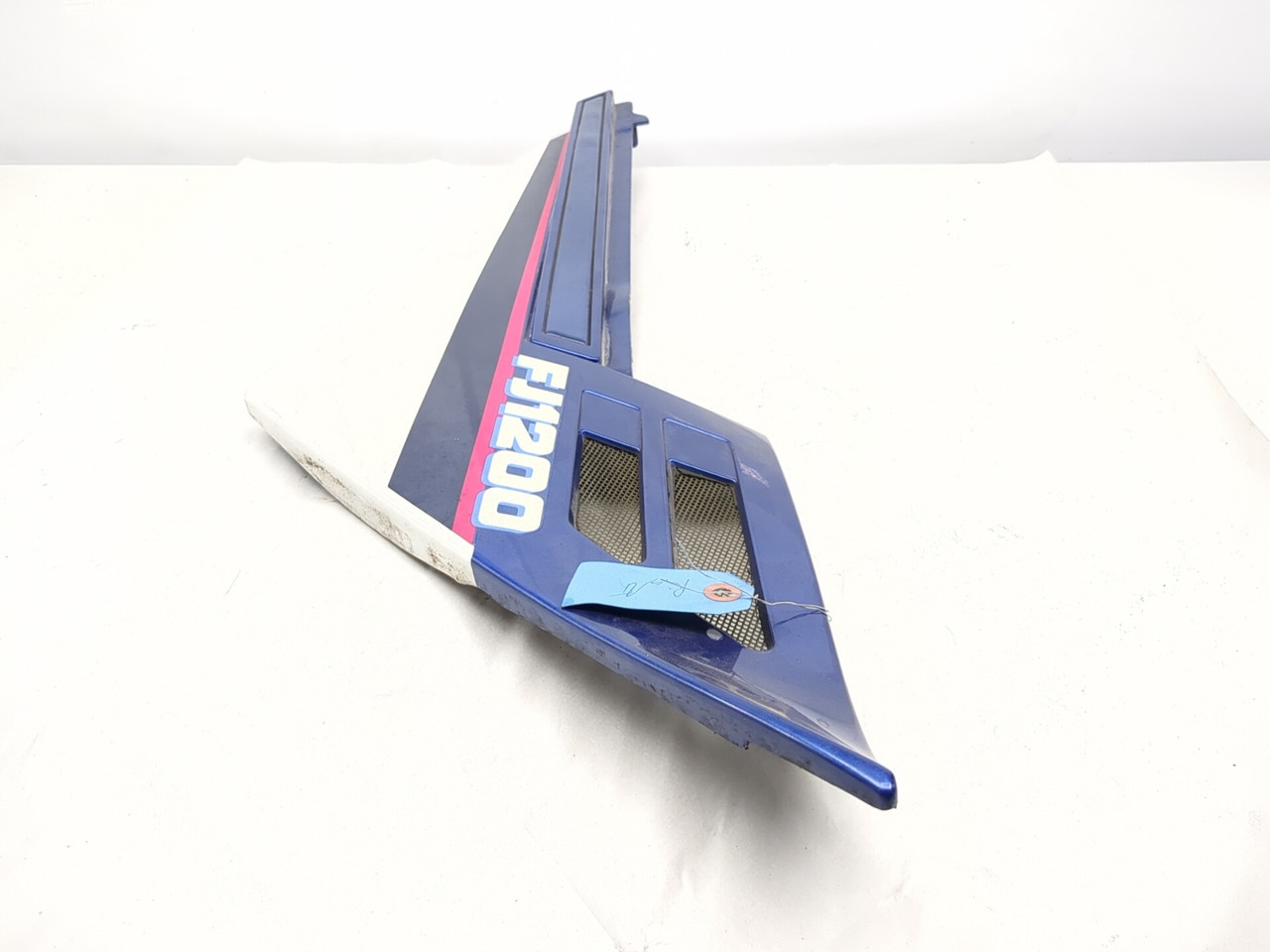 91-96 Yamaha FJ1200 Right Side Fairing Cowl Cover 3XW-2835W-00 91-96 Yamaha FJ1200 Right Side Fairing Cowl Cover 3XW-2835W-00