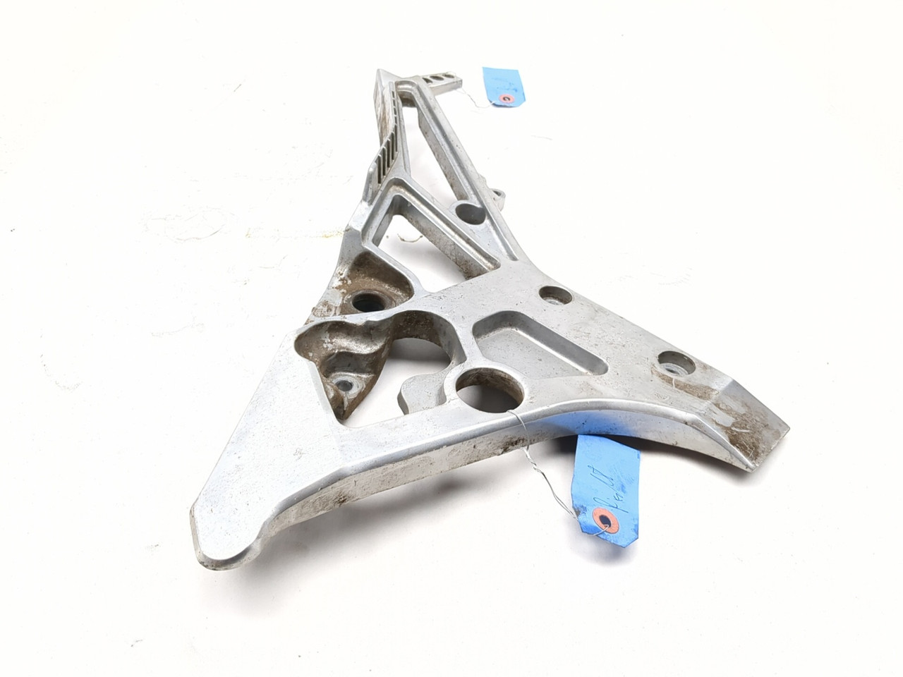 91-96 Yamaha FJ1200 Front Right Foot Rest Bracket 3XW-27442-00-00