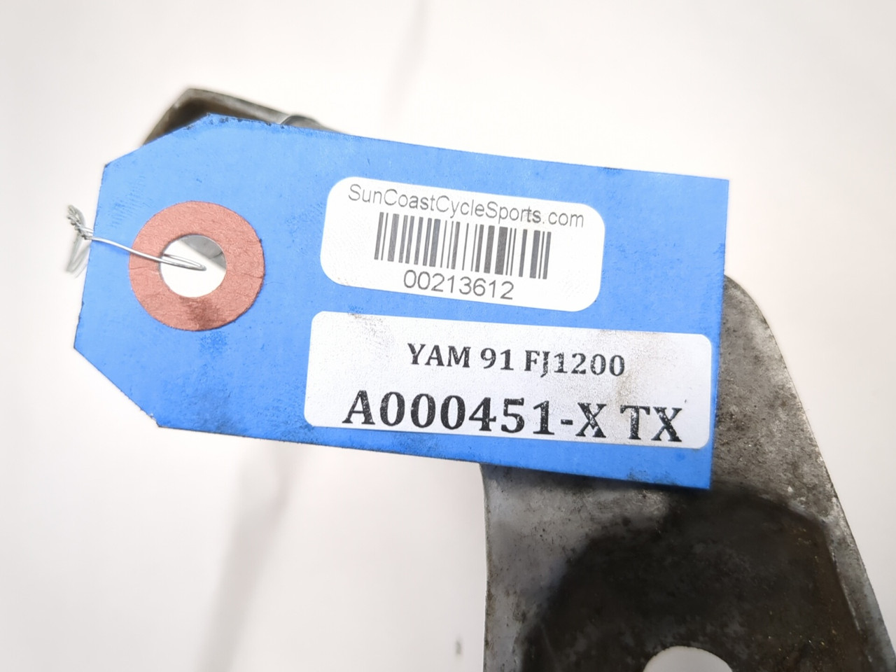 91-96 Yamaha FJ1200 Front Right Foot Rest Bracket 3XW-27442-00-00