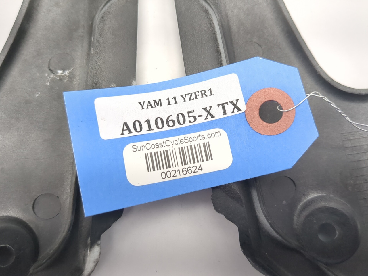 09-14 Yamaha YZF R1 Front Air Intake Duct Cover Panel Set 14B
