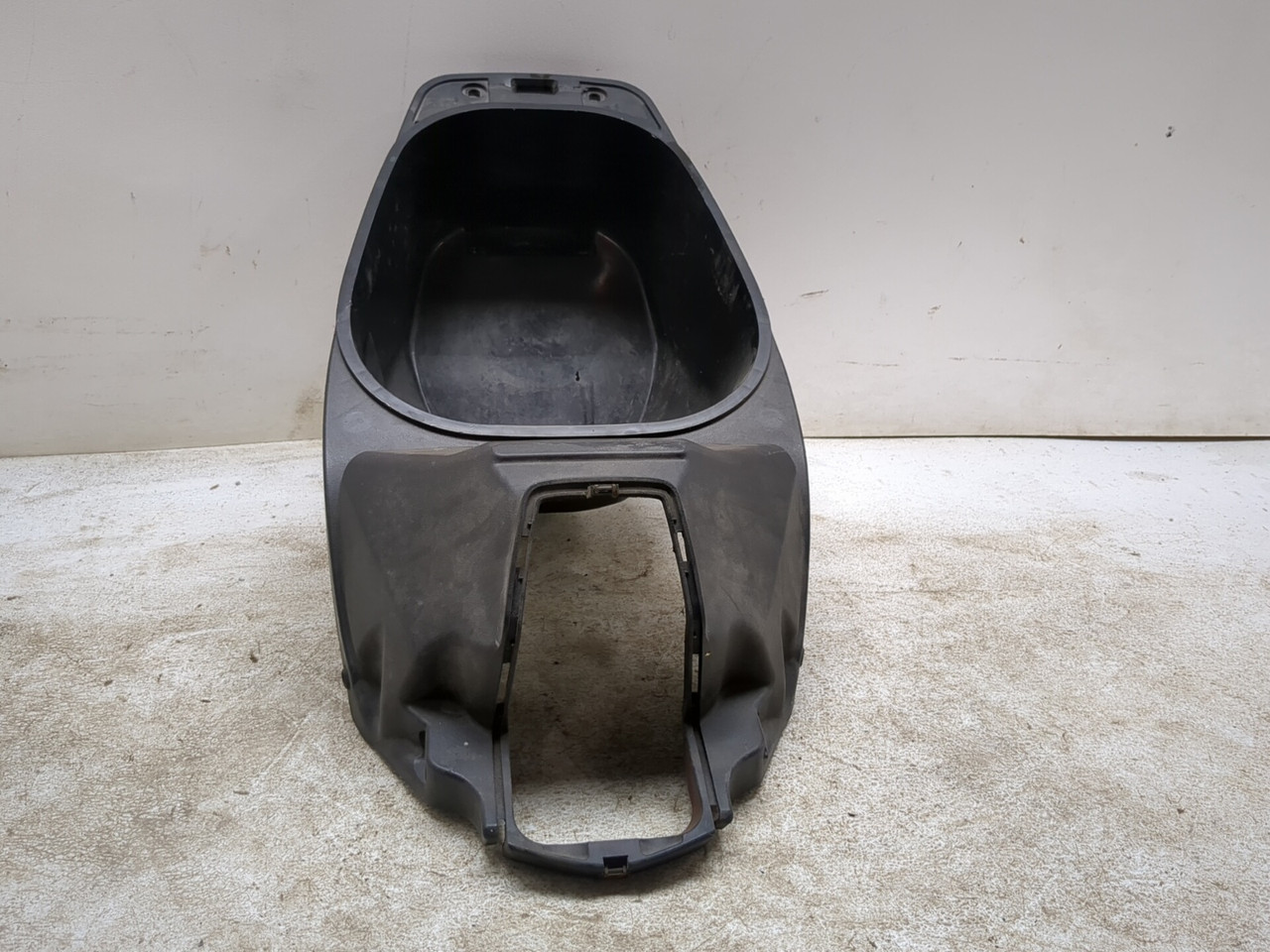 09-15 Yamaha Zuma YW125 Under Seat Storage Box 5S9-F473R-00-00