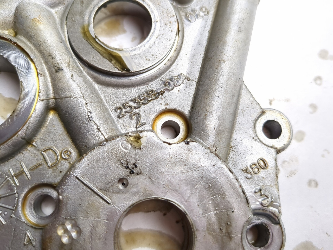 14-16 Harley Street Glide Special FLHXS Cam Support Plate Oil Pump