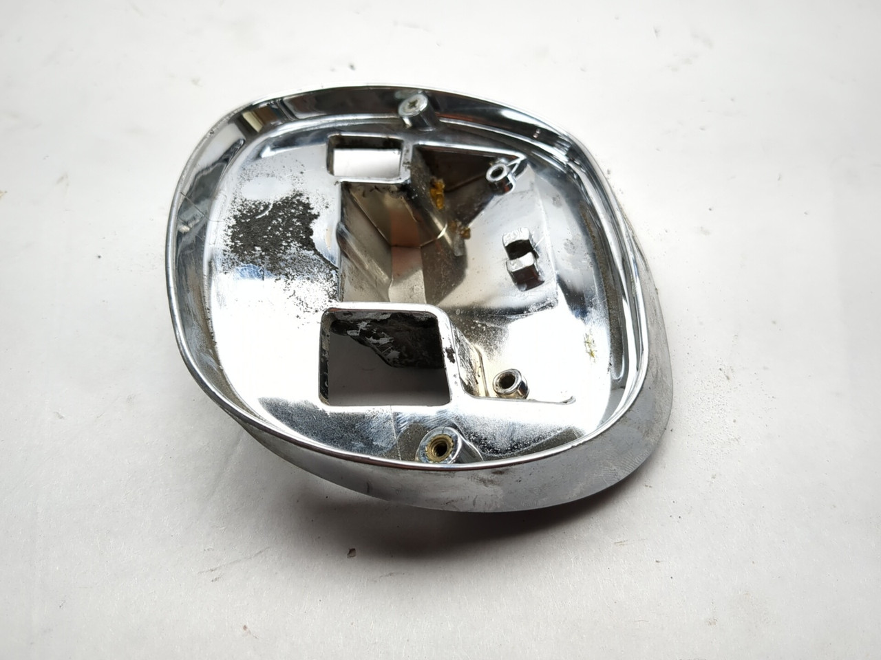 トリム 08-13 Harley-Davidson Road King FLHR Rear Taillight Mounting Base