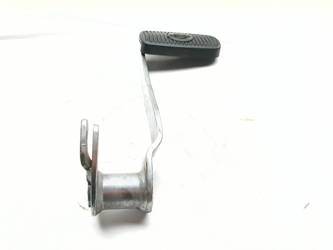 08-13 Harley Davidson Road King FLHR Front Right Brake Pedal 42407