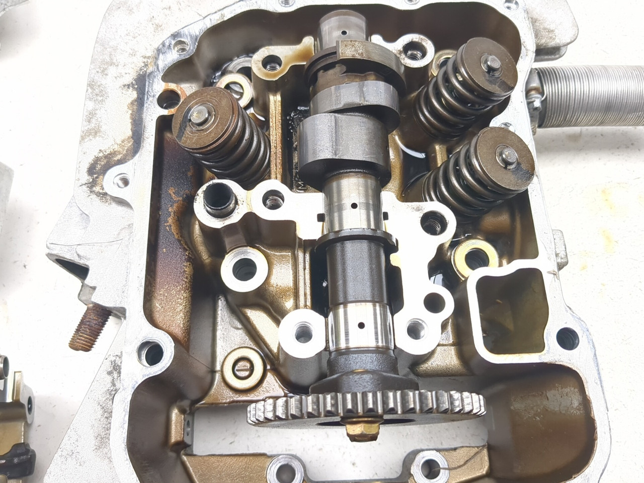 02-04 Honda VTX1800S Top End Engine Motor Cylinder Head Set Pair