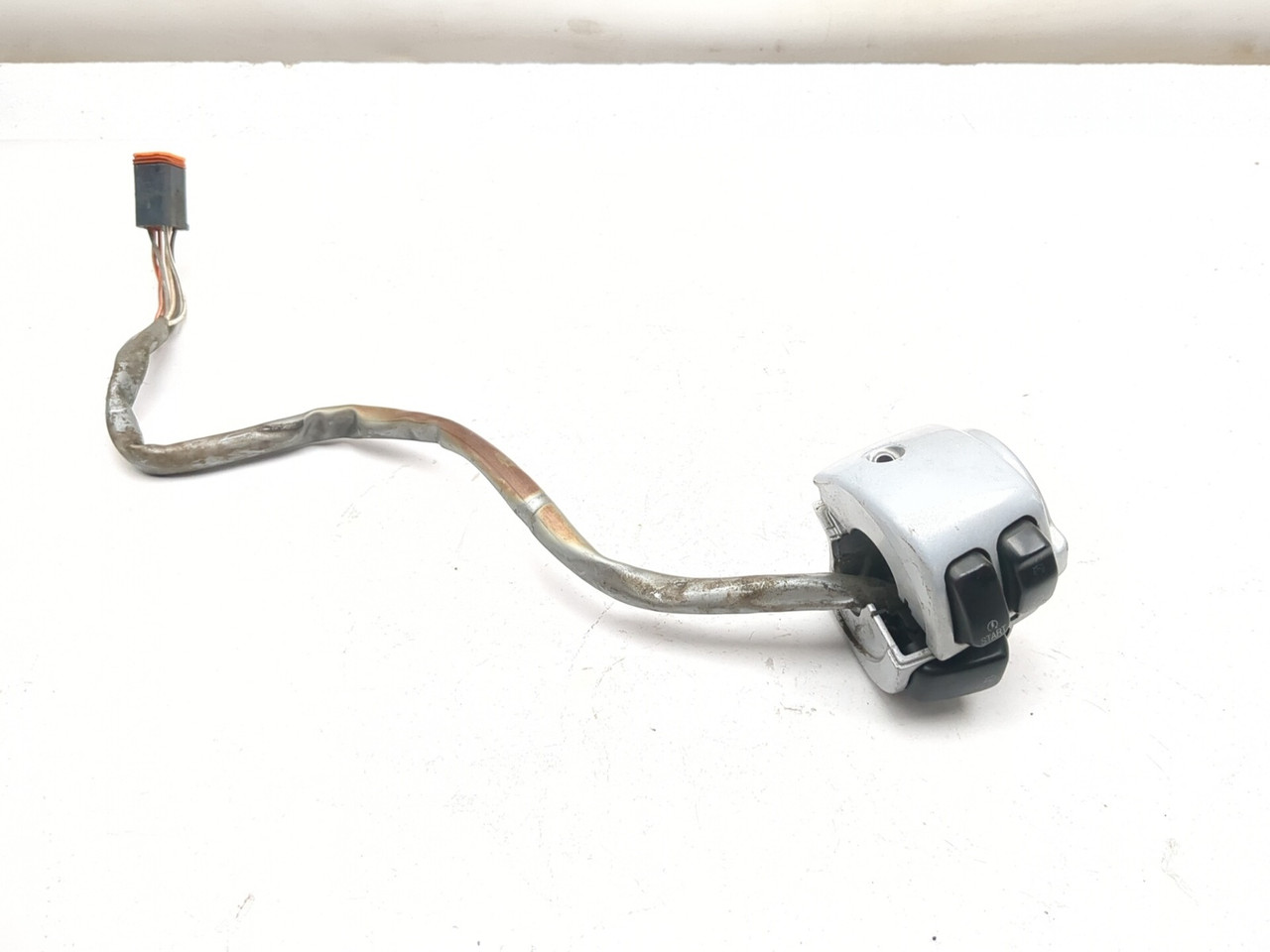 オーダー専用ページ 02-06 Harley-Davidson VROD VRSCA Right Handlebar Switch 71684-06A