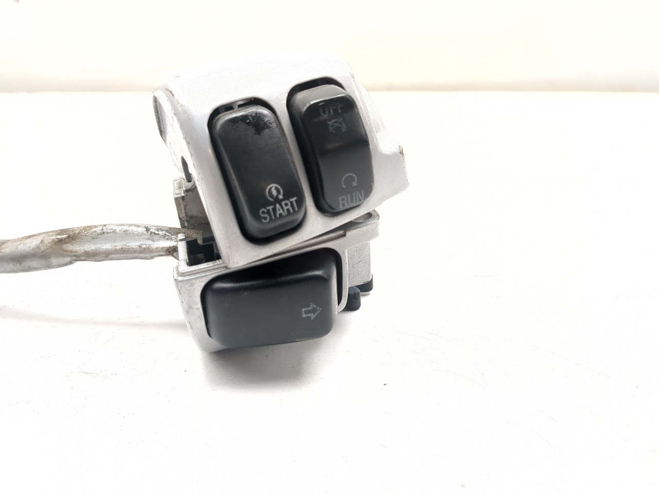 02-06 Harley-Davidson VROD VRSCA Right Handlebar Switch 71684-06A