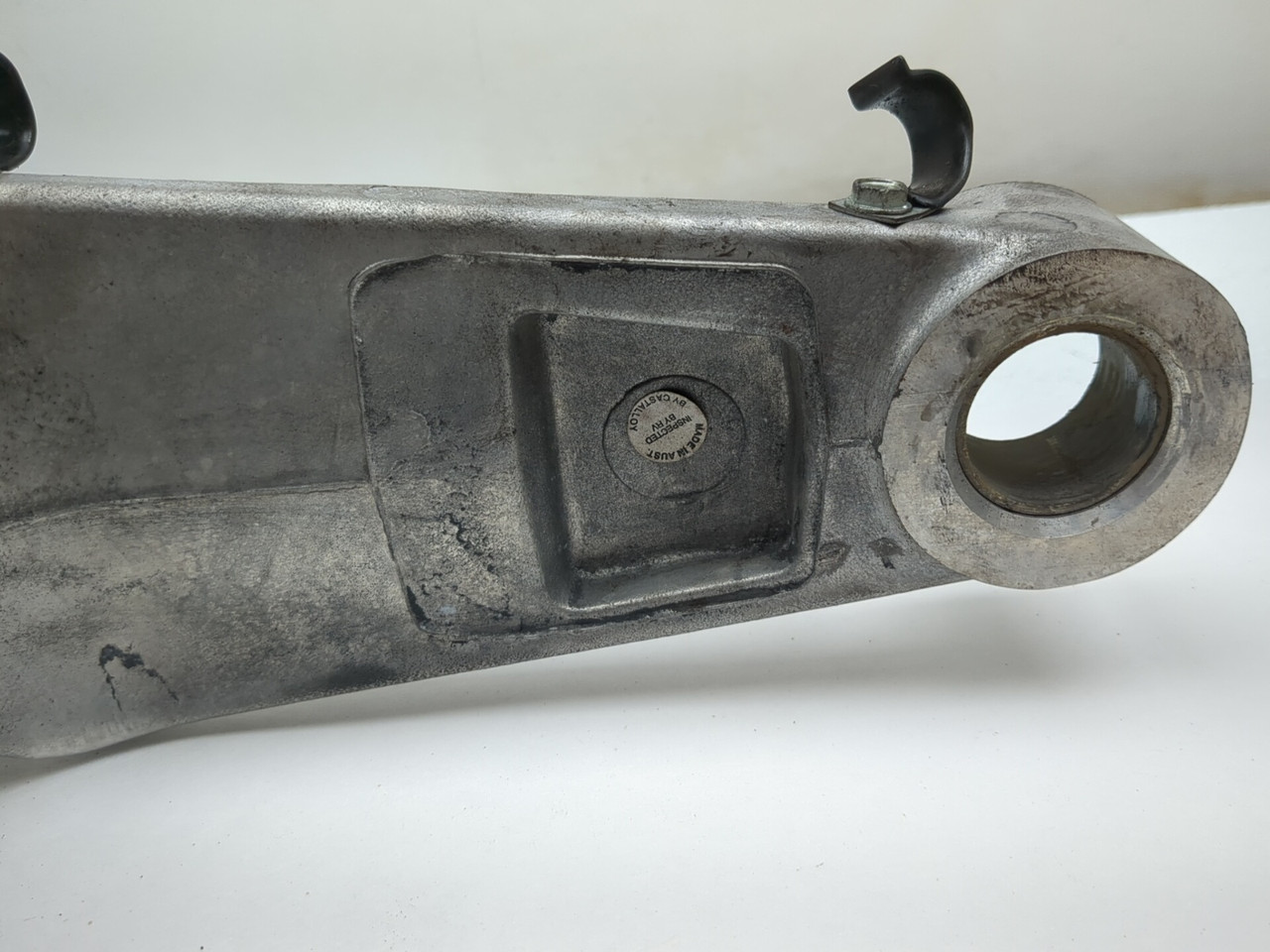 その他 SE 02-06 Harley Davidson VROD VRSCA Rear Swingarm 48372-01 - Sun