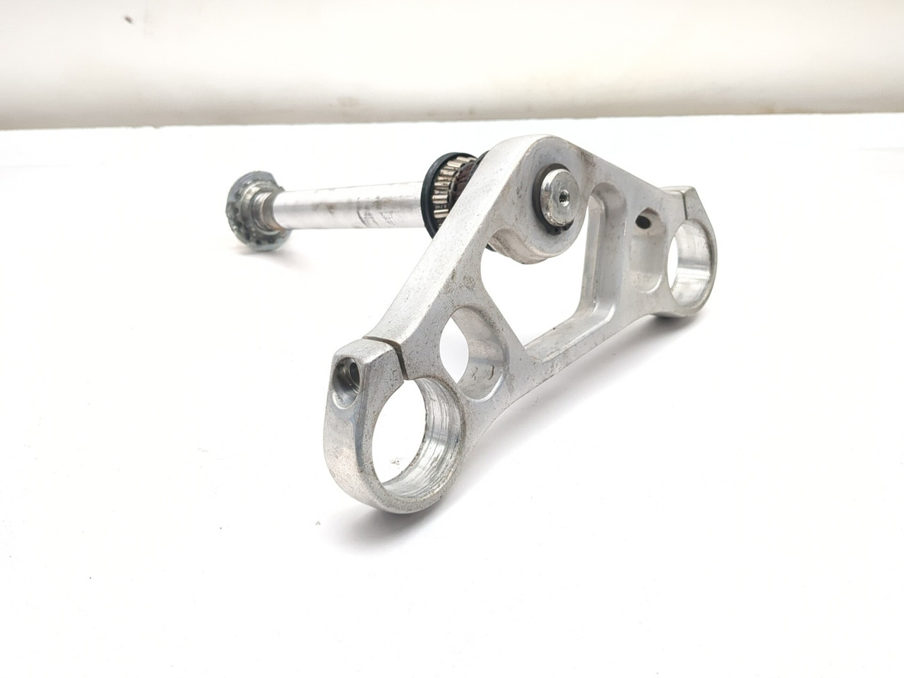 02-06 Harley Davidson VROD VRSCA Front Lower Triple Tree Stem