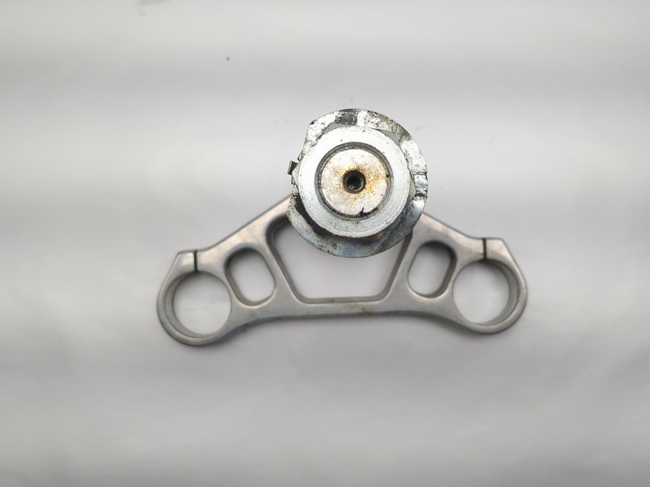 02-06 Harley Davidson VROD VRSCA Front Lower Triple Tree Stem