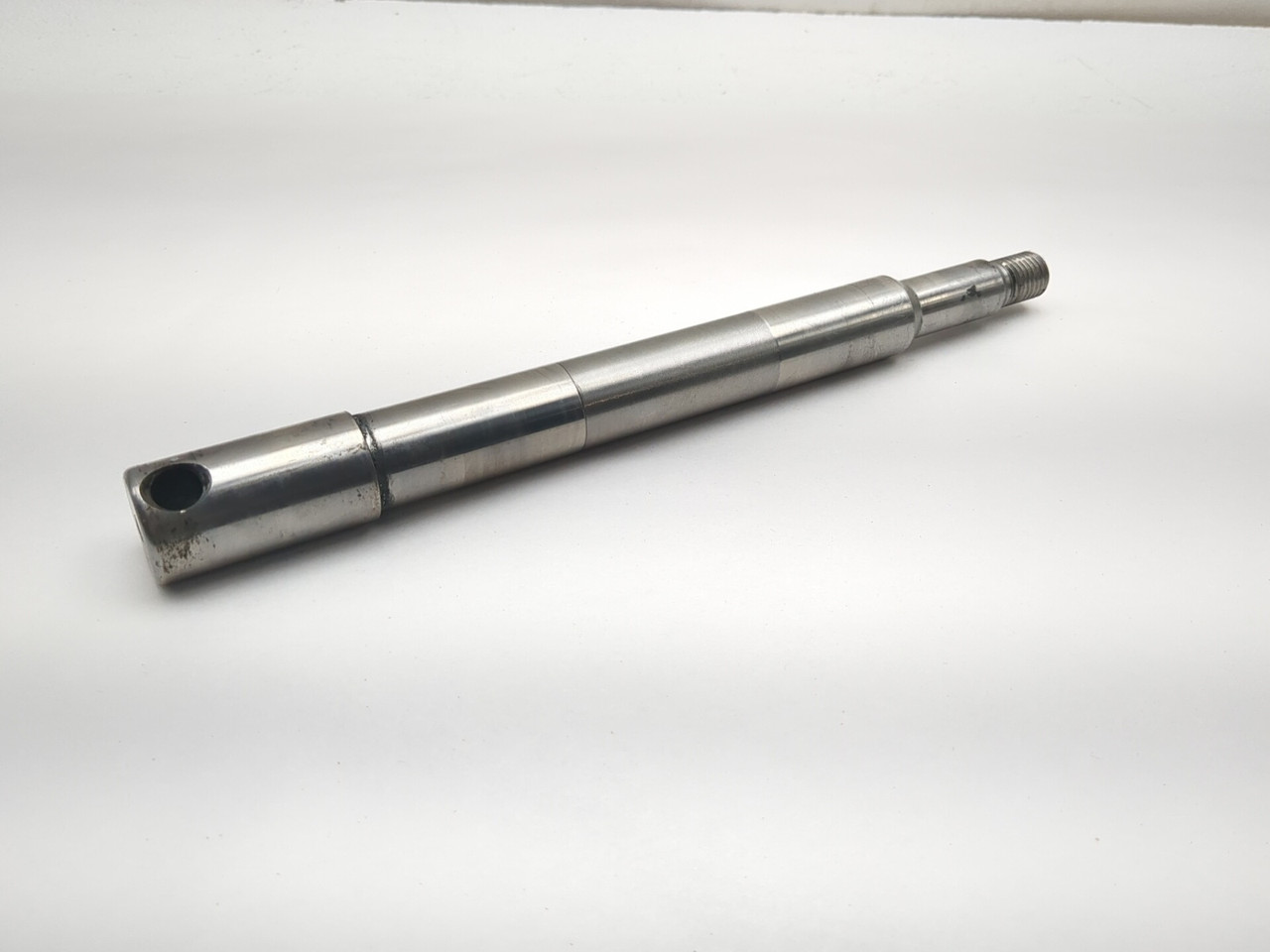 02-06 Harley-Davidson VROD VRSCA Front Wheel Axle Bolt Shaft 41540