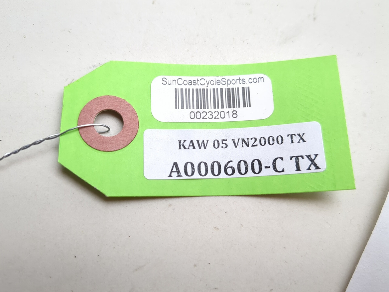 05-10 Kawasaki Vulcan 2000 VN2000D1 Front Fuel Gas Tank Cover