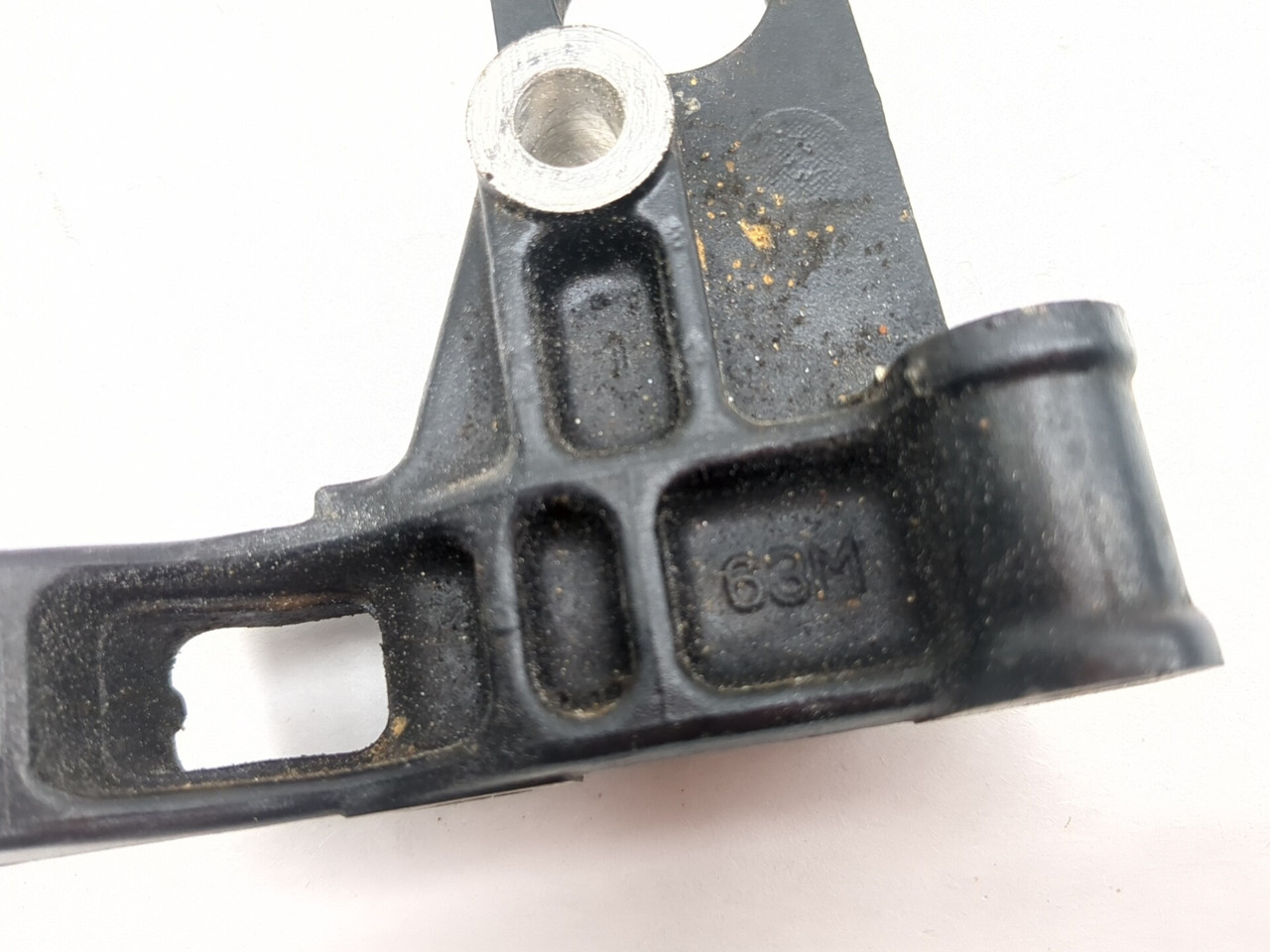 99-04 Yamaha Waverunner SUV 1200 Front Engine Mount Bracket 63M