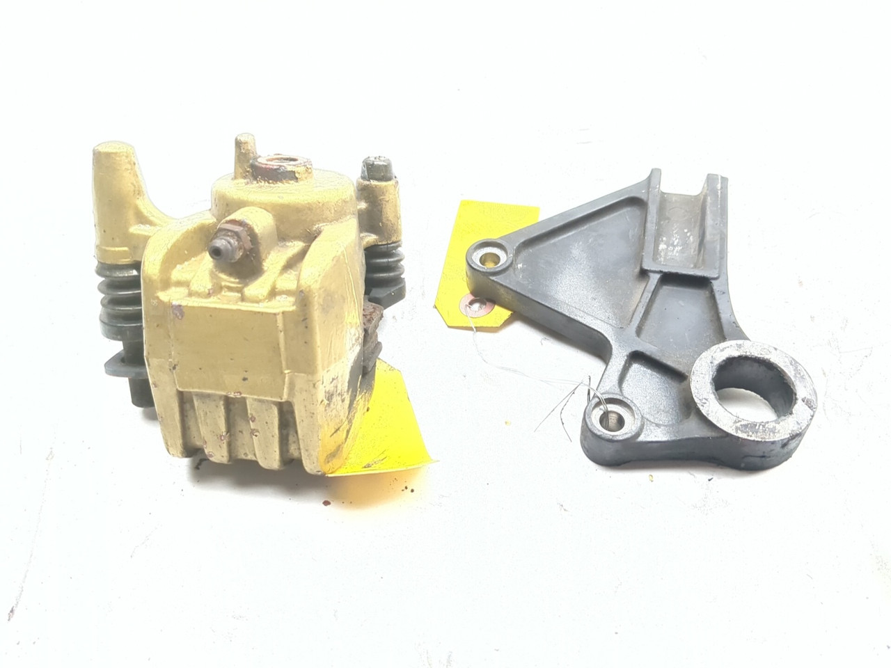 05 06 Kawasaki ZX6 ZX 636 Rear Brake Caliper & Bracket 43041-0027