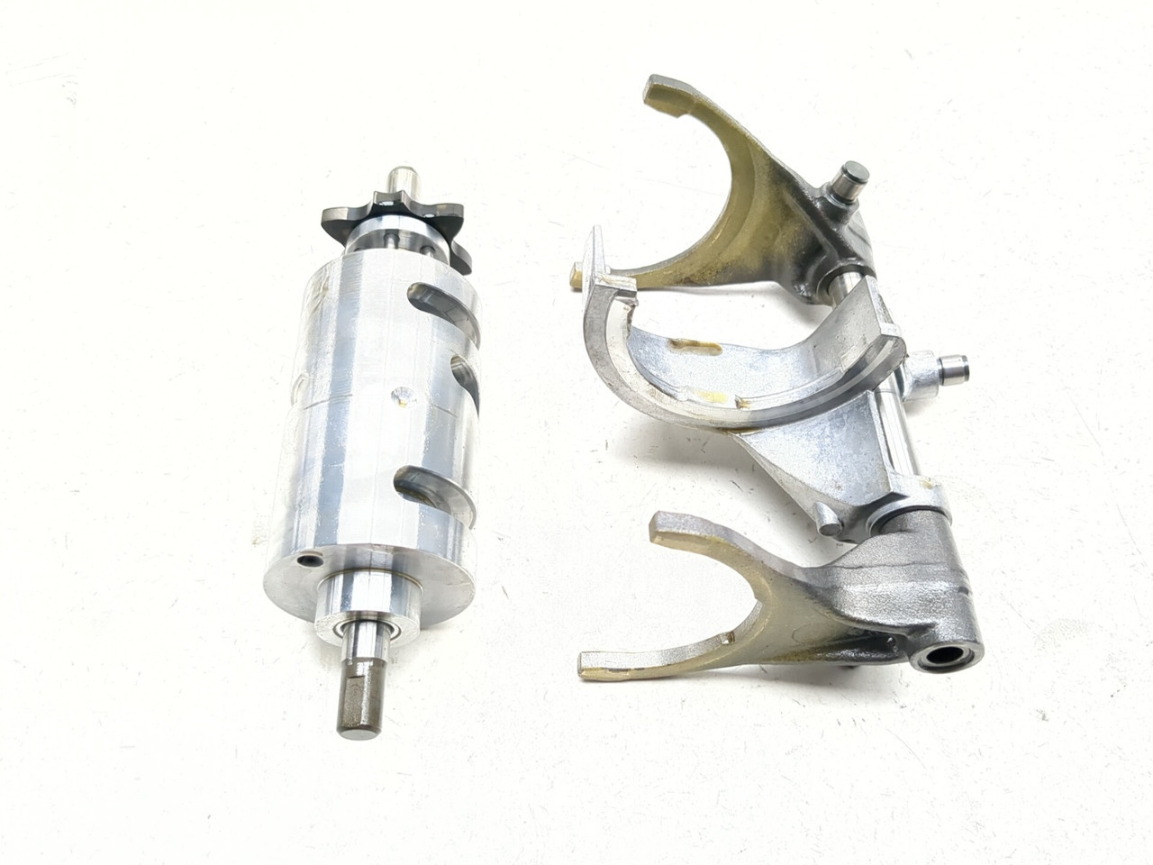 02-06 Harley Davidson VROD VRSCA Shift Drum Forks Set 35017-01K