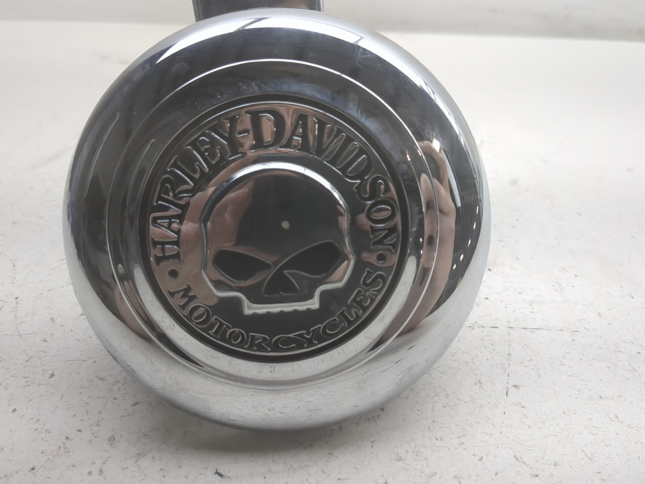 06 Harley-Davidson Street Glide FLHXI Left Horn Cover 61300622