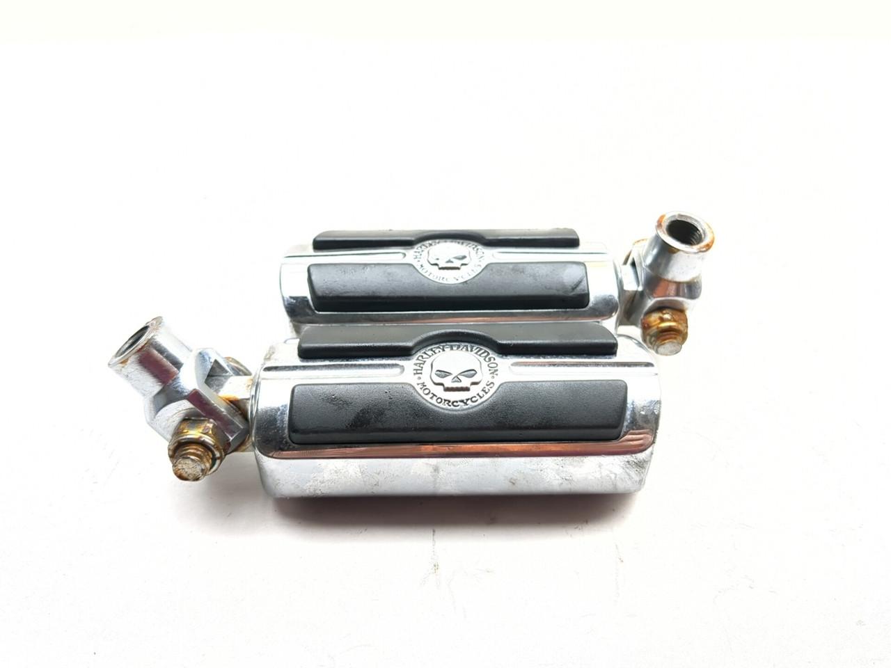 06 Harley Davidson Street Glide FLHXI Rear Passenger Foot Peg Set