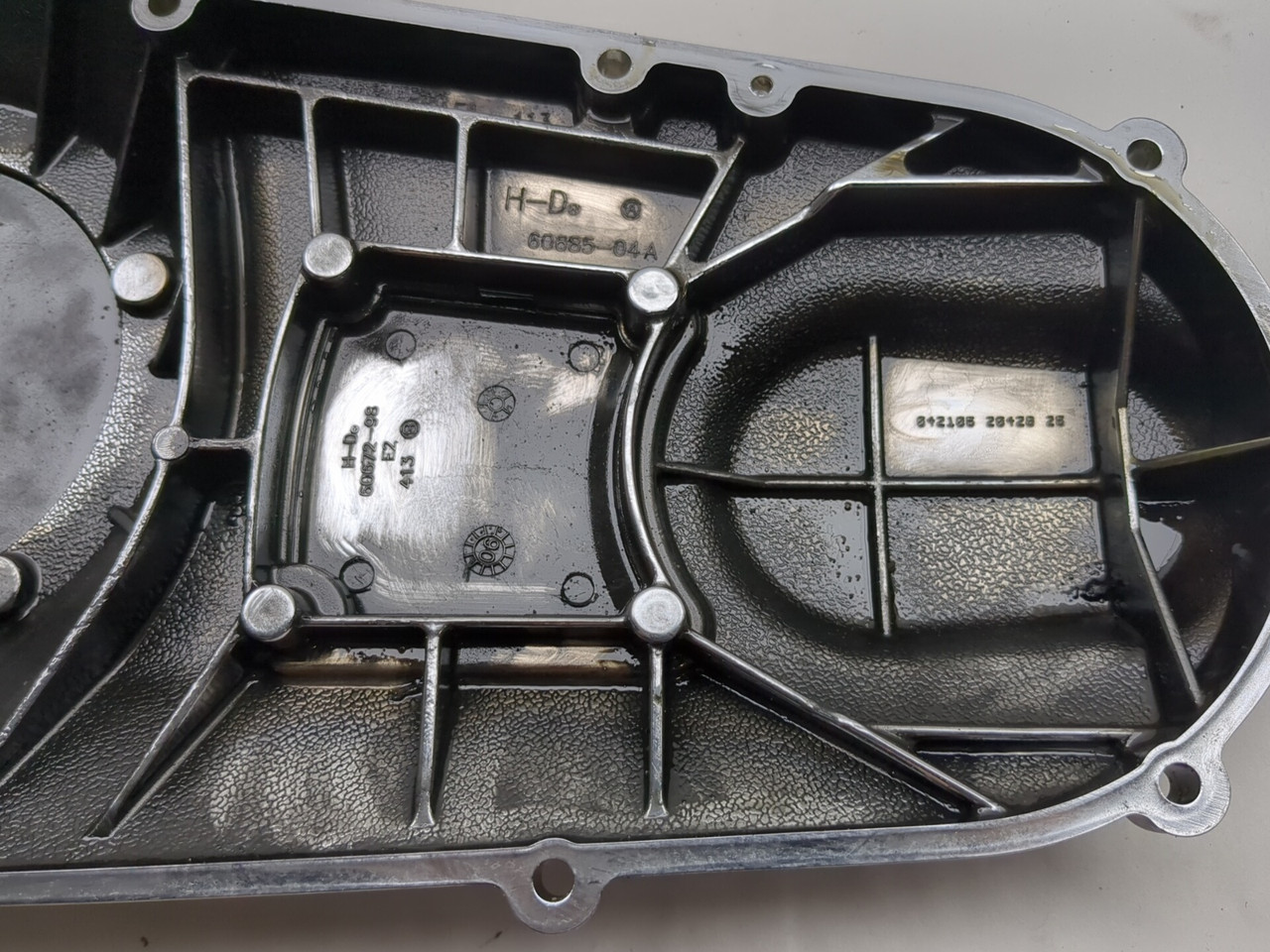 06 Harley Davidson Street Glide FLHXI Left Outer Primary 60685-04A