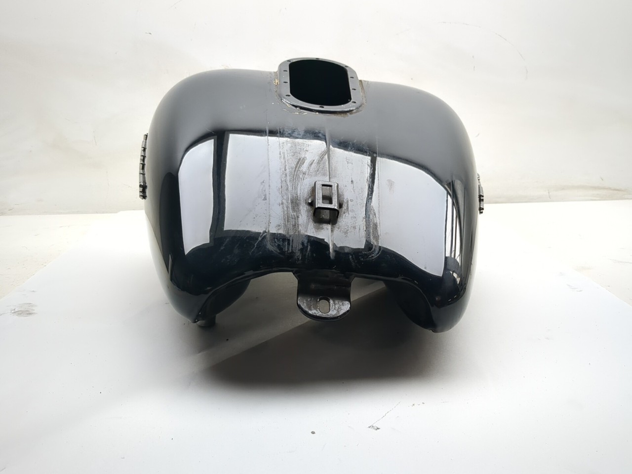 06 Harley-Davidson Street Glide FLHXI Gas Fuel Tank l 61351-06