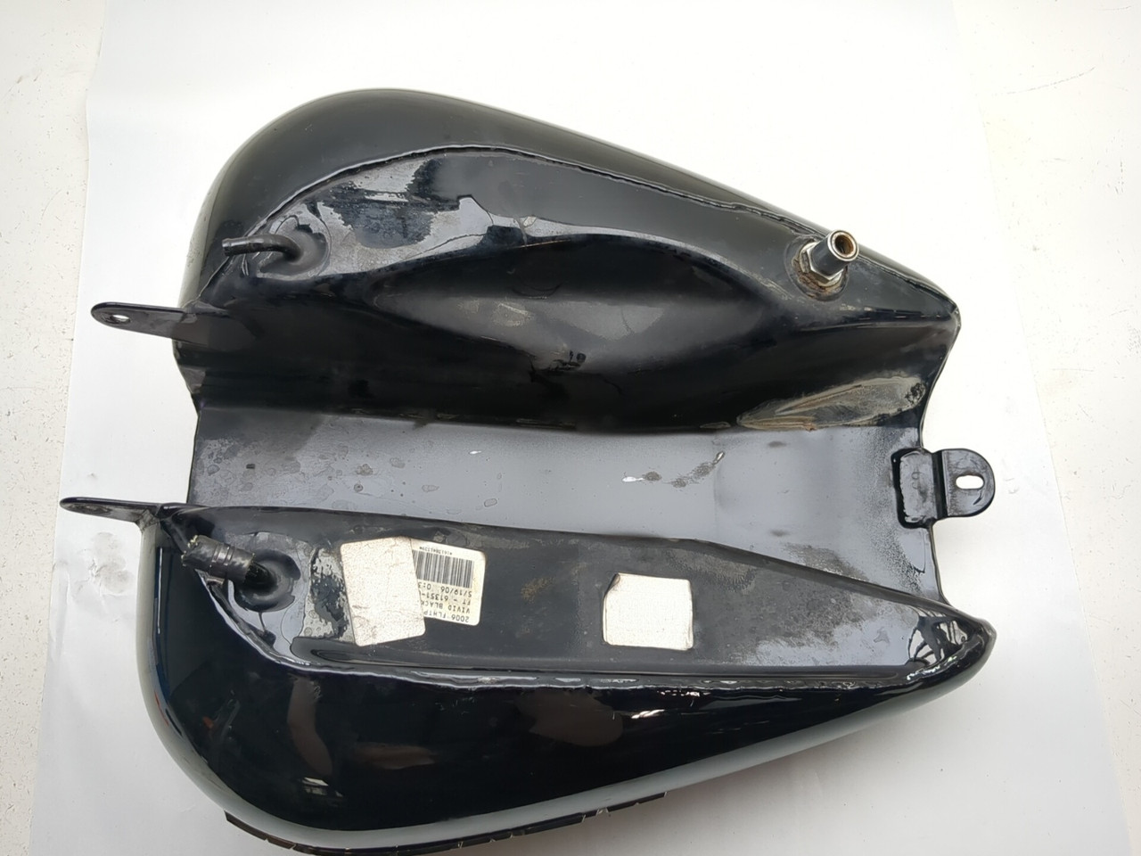 06 Harley-Davidson Street Glide FLHXI Gas Fuel Tank l 61351-06