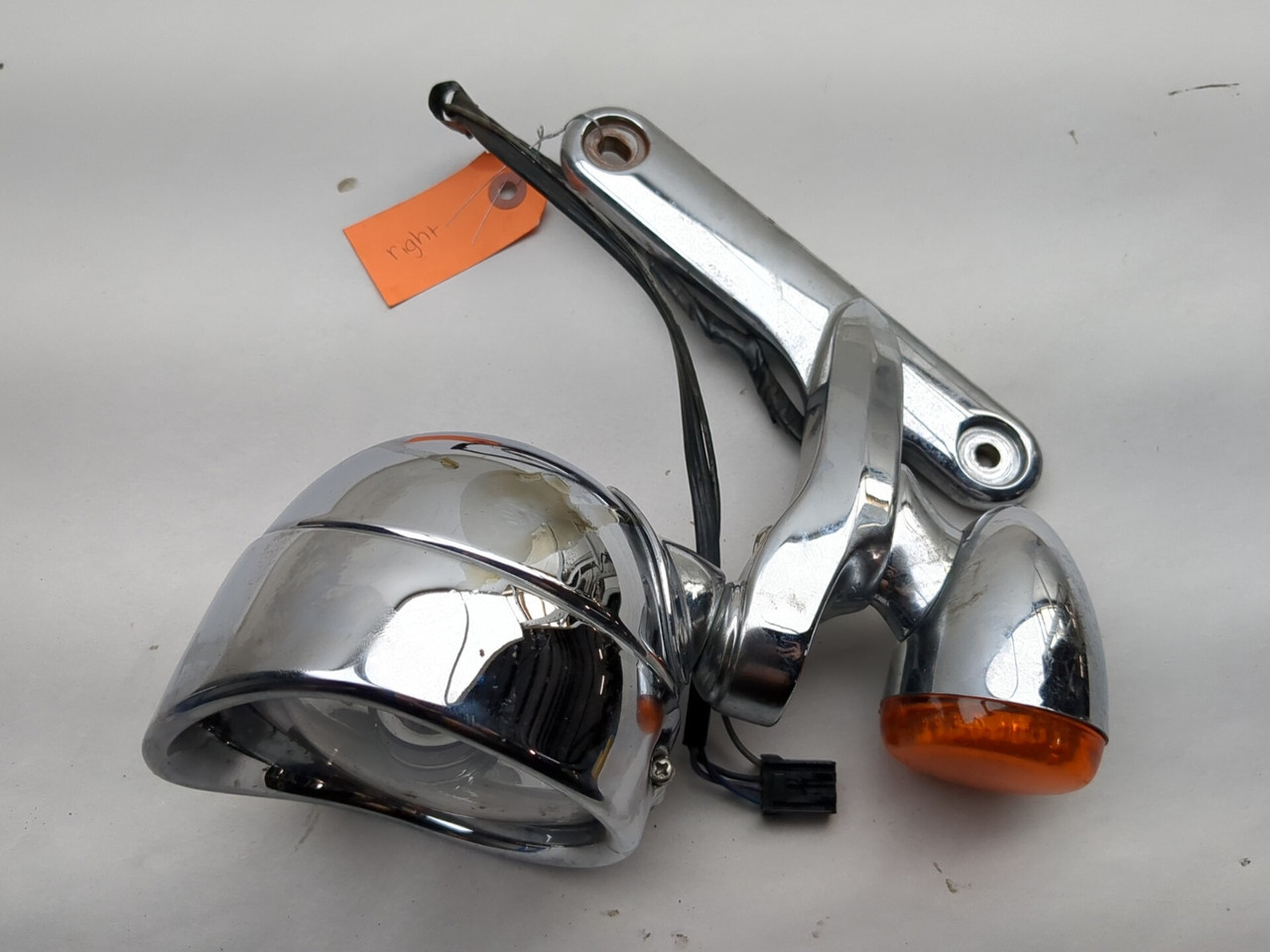 06 Harley Davidson Street Glide FLHXI Front Left Passing Lamp
