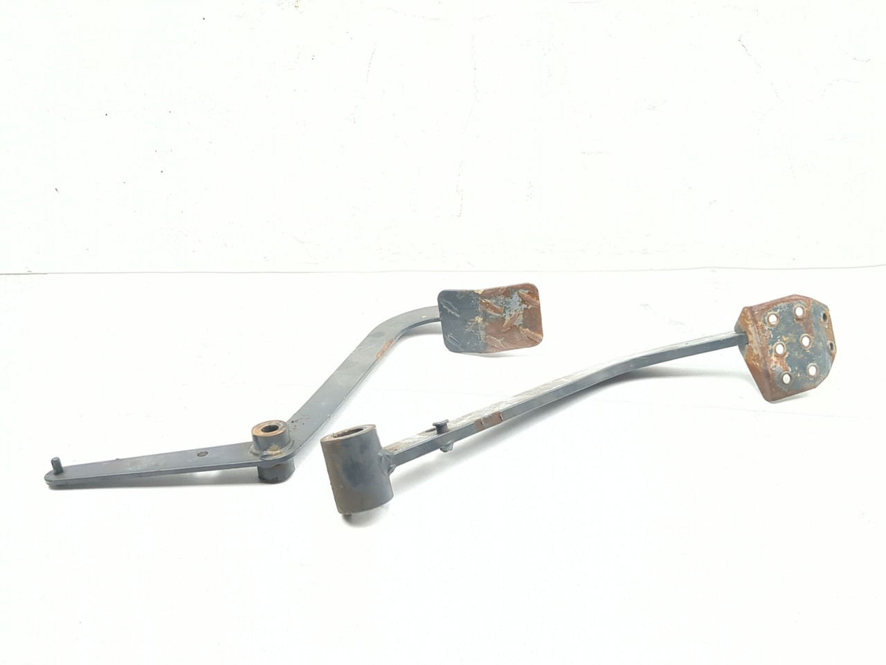 06-10 Kubota RTV 900 Front Brake Accelerator Pedal Set K7611-43110