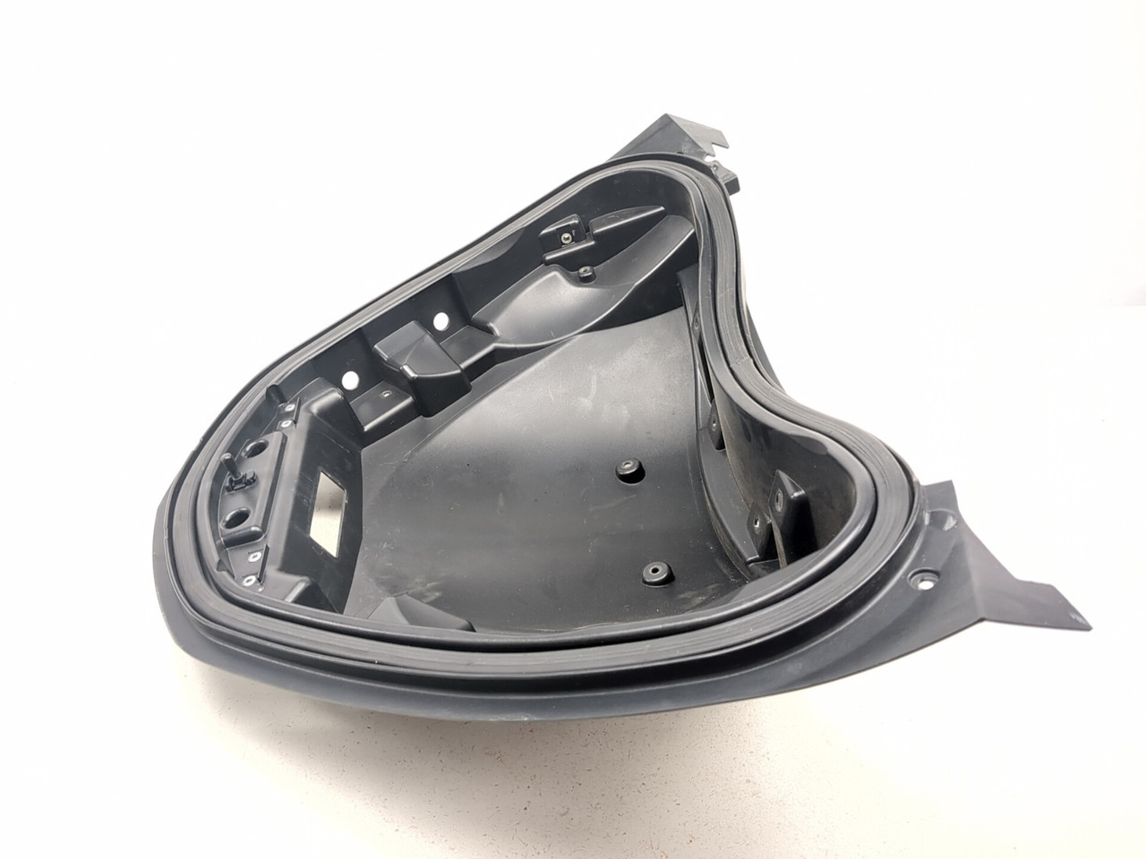 08-17 Victory Vision Rear Inner Trunk Lid Panel 5437267 - Sun