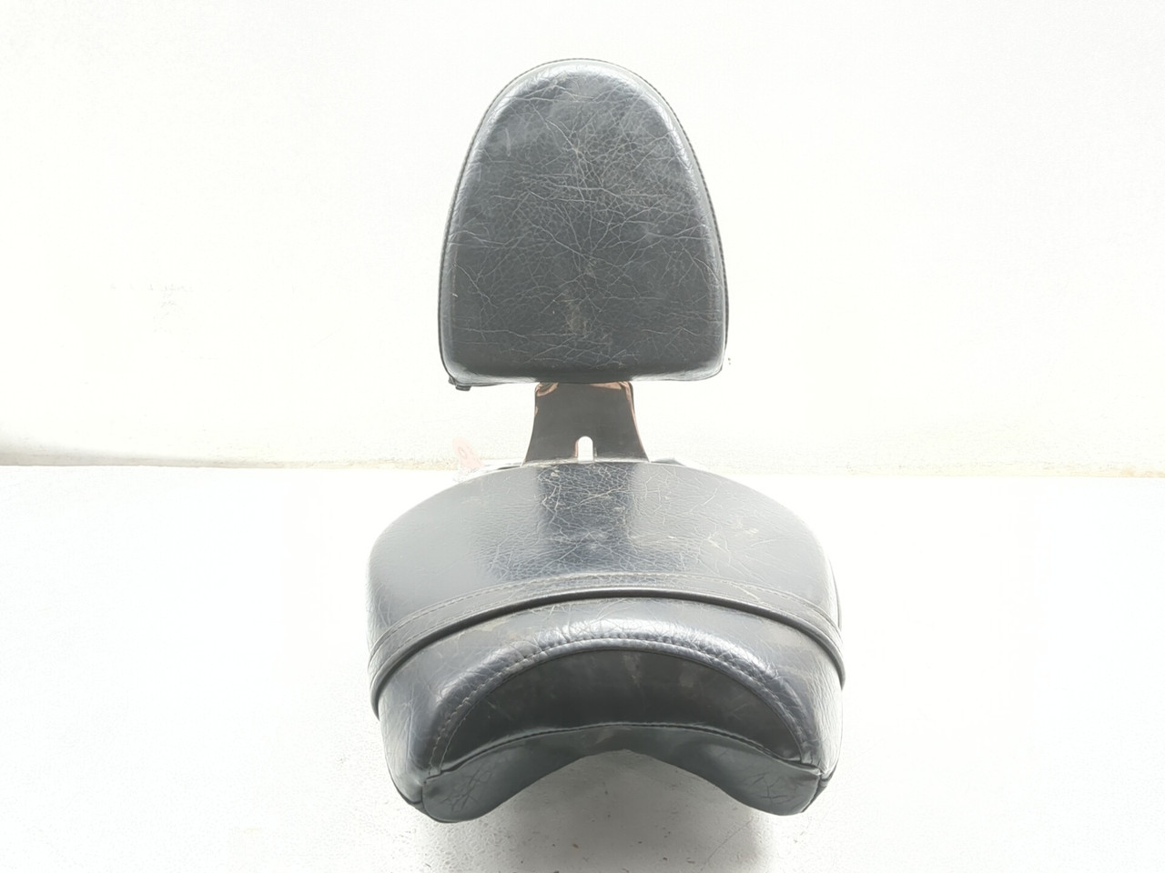 04-12 Victory Kingpin Rear Seat, Backrest & Luggage Rack Passenger