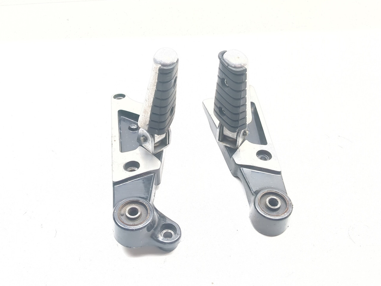 85-07 Yamaha VMAX 1200 VMX12 Passenger Foot Peg Bracket Set 1FK