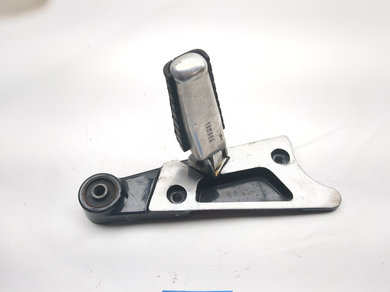 85-07 Yamaha VMAX 1200 VMX12 Passenger Foot Peg Bracket Set 1FK