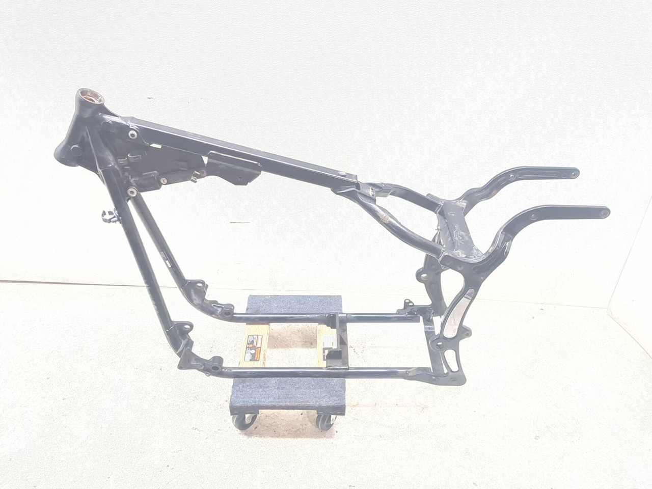 00-06 Harley-Davidson Softail FXST Main Frame Chassis STRAIGHT CLN