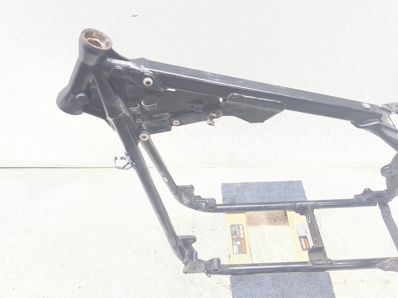 00-06 Harley-Davidson Softail FXST Main Frame Chassis STRAIGHT CLN