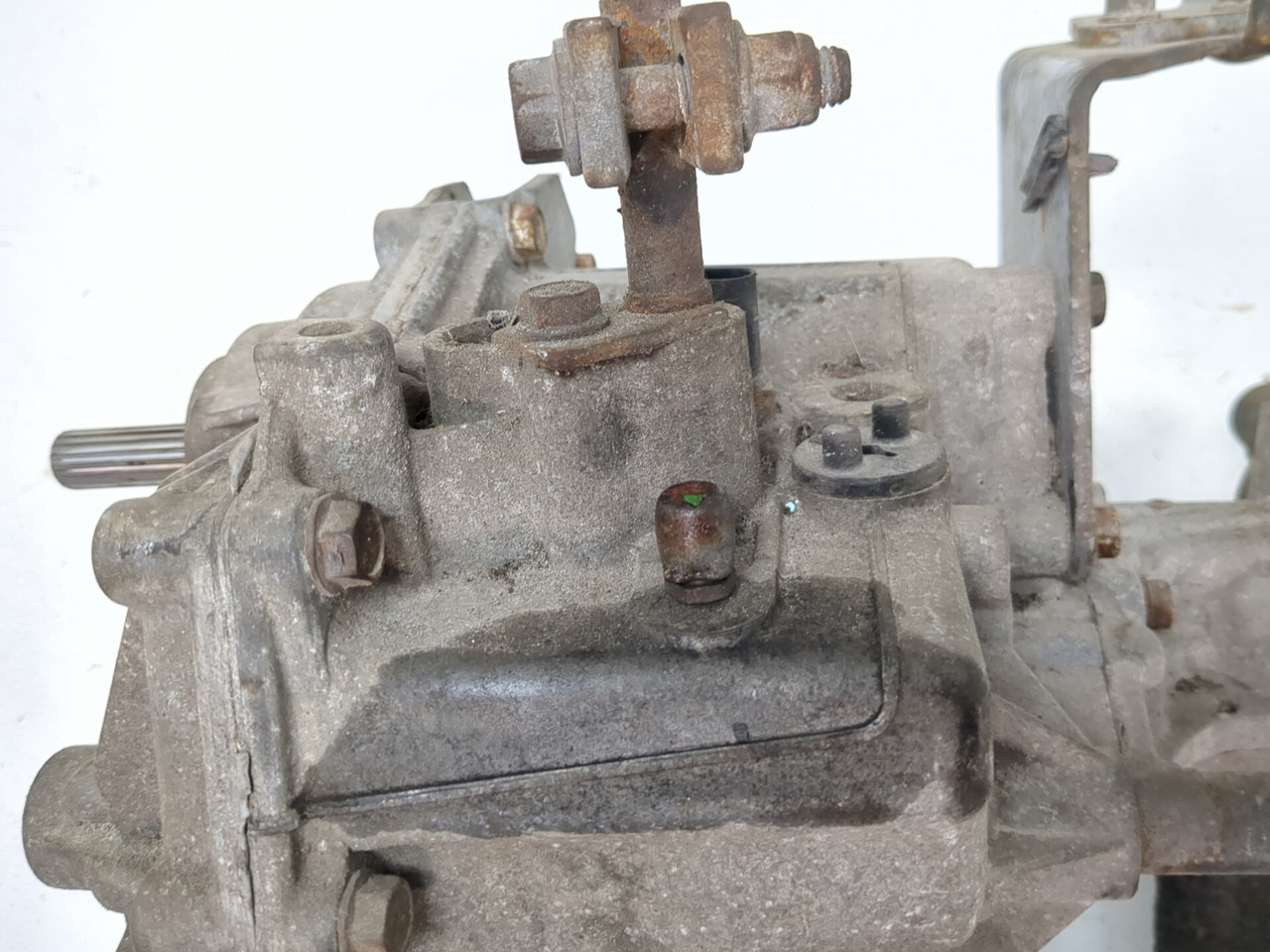 04-16 John Deere Gator HPX 4x4 Rear Transaxle Gear Case Box