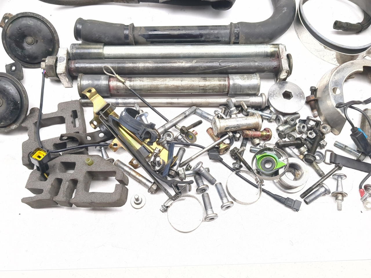 00-01 Kawasaki Ninja ZX1200 ZX12R Hardware Bolt Set Axles Horns