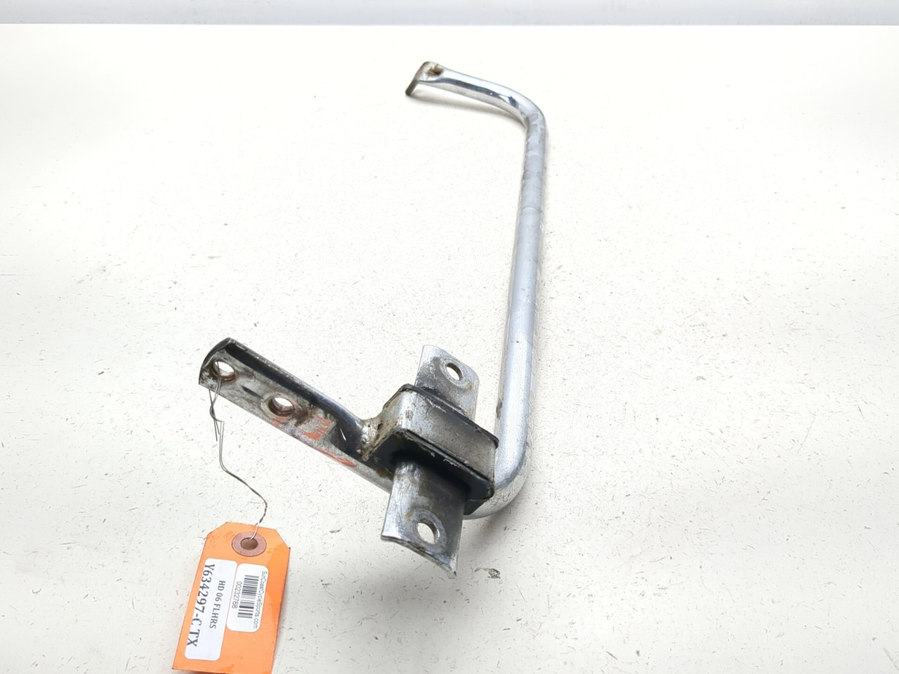 04-06 Harley Road King Custom FLHRS Rear Left Saddlebag Support