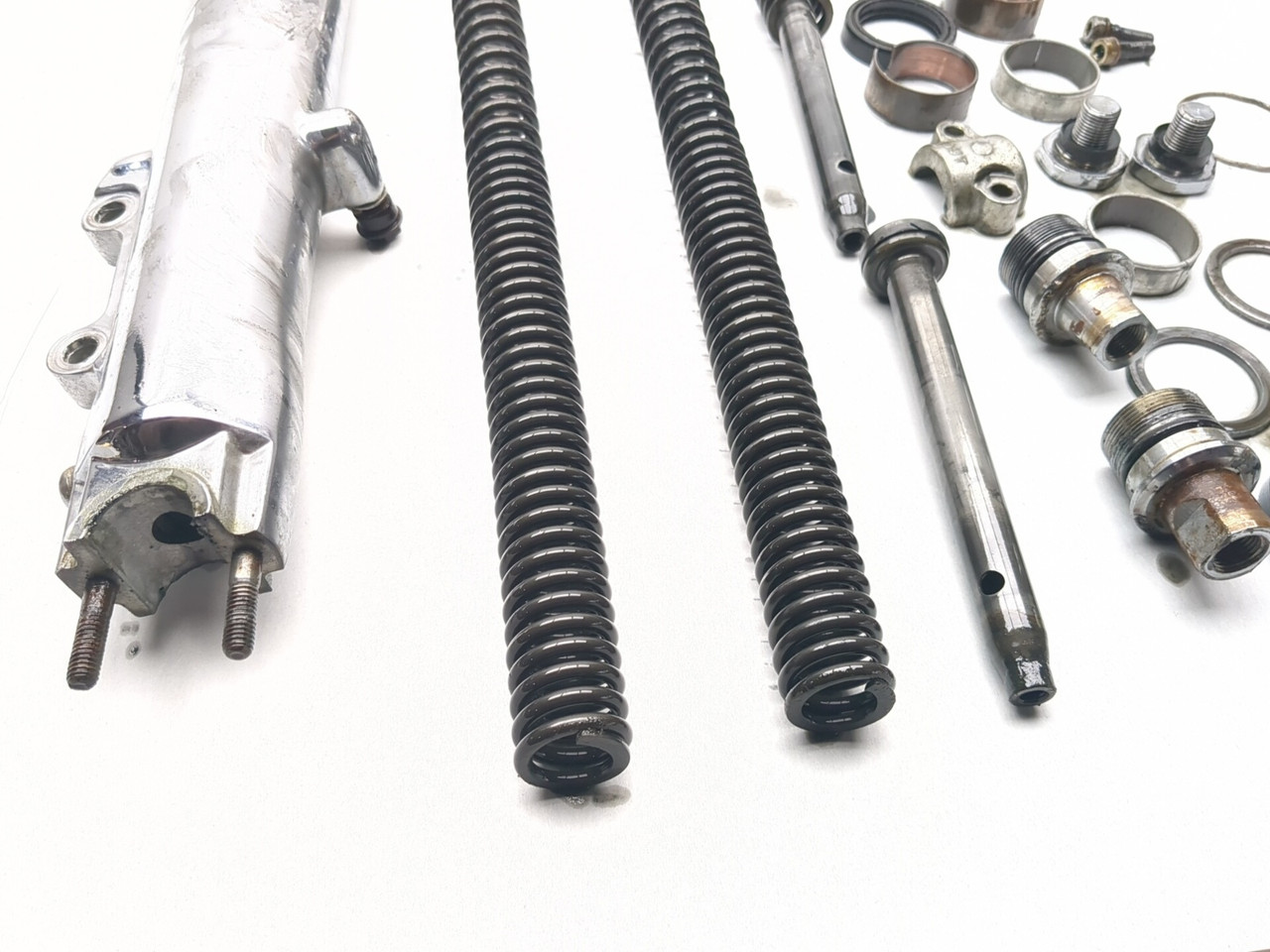 04-06 Harley Road King Custom FLHRS Front Right Fork Internals