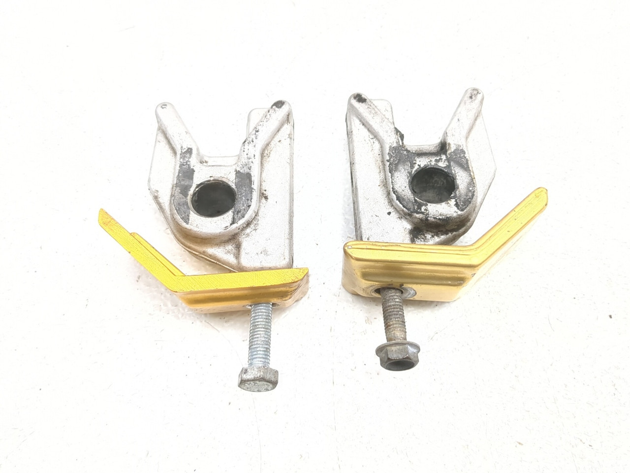 00-03 Ducati M900 Monster 900 IE Rear Left Right Axle Chain