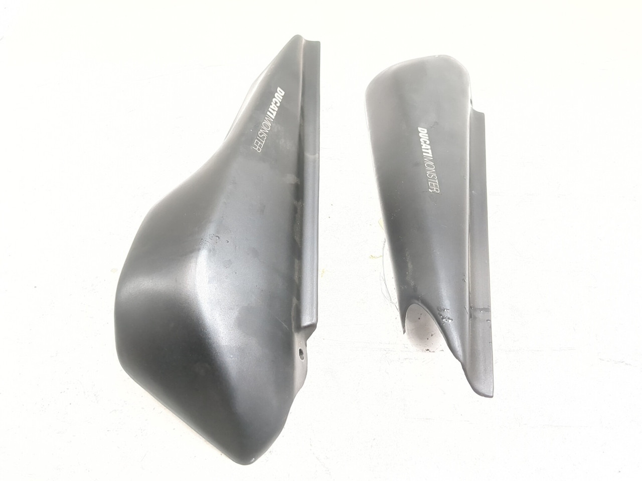 DUCATIモンスター　　M900 400 純正カウル 00-03 Ducati M900 Monster 900 Left Right Side Panel Fairing Set