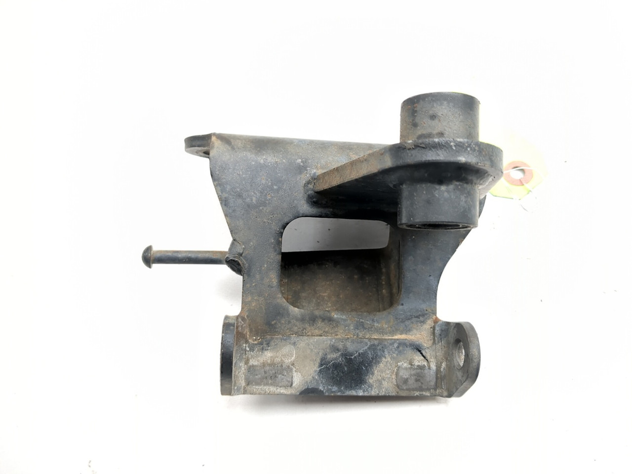06-26 Kawasaki Vulcan 900 VN900D Front Left Footrest Bracket 34003