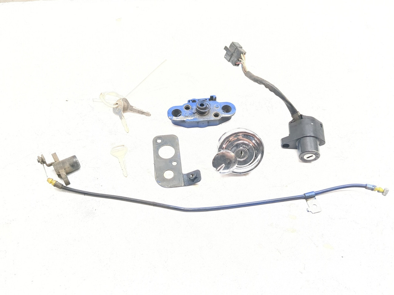 06-26 Kawasaki Vulcan 900 VN900D Ignition Switch Lock Set 27045