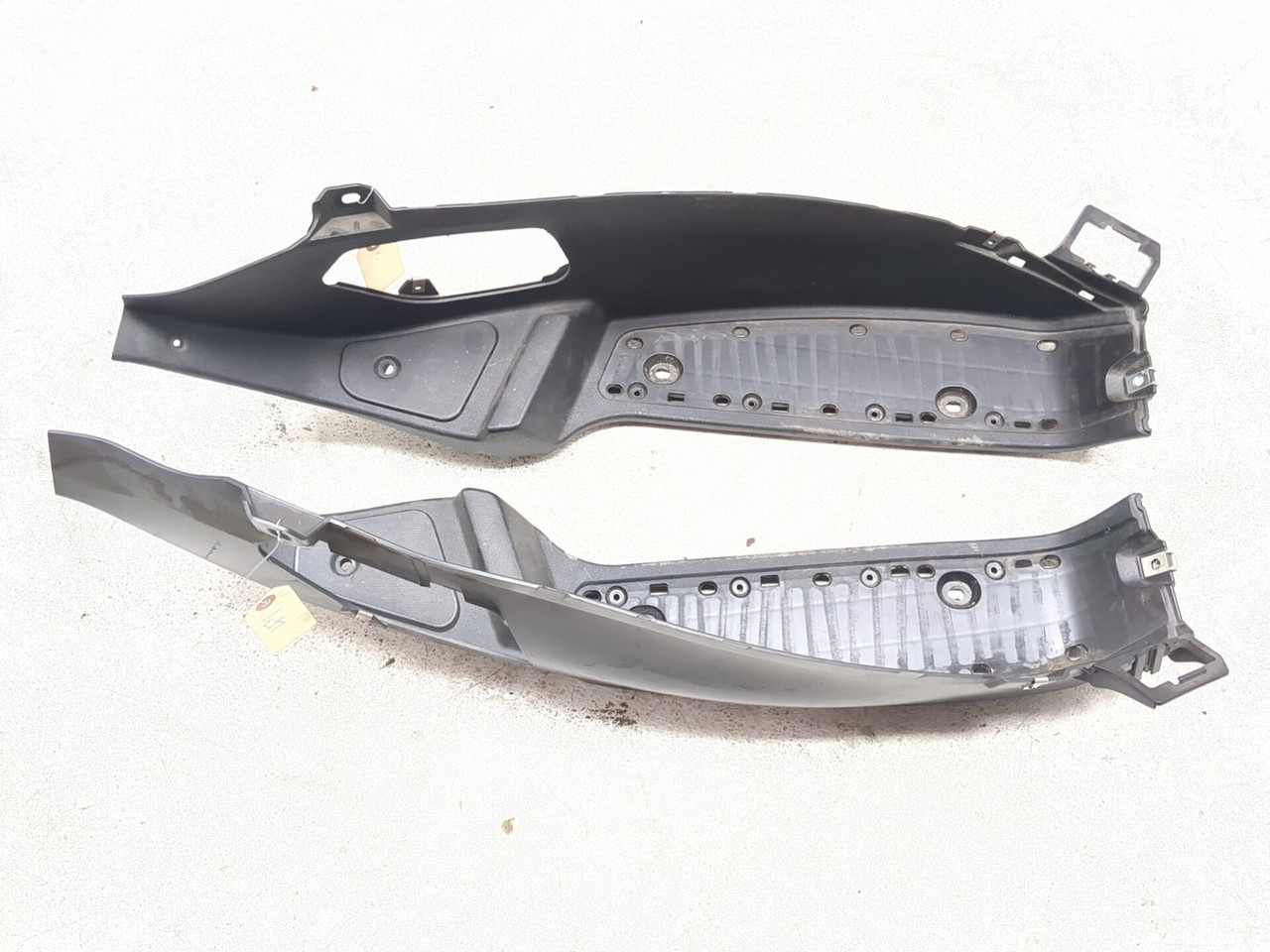 PPページ 06-11 Piaggio MP3 250 Lower Left Right Side Fairings Floorboard