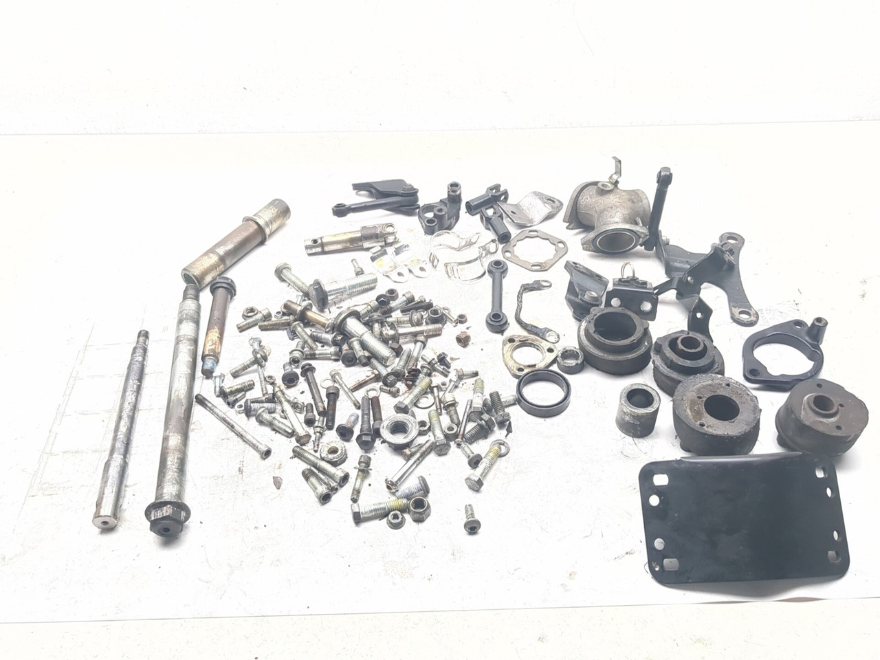 04-06 Harley-Davidson Sportster 883 XL883C Engine Chassis Hardware